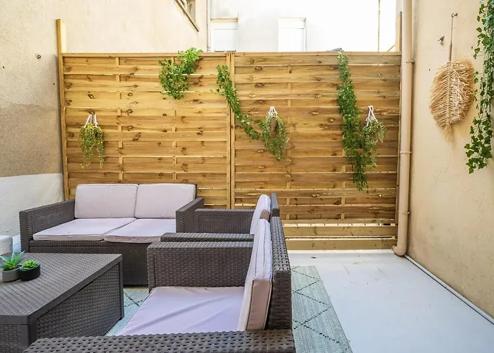 Le Convivial ~ Climatisation ~ Terrasse ~ Halles