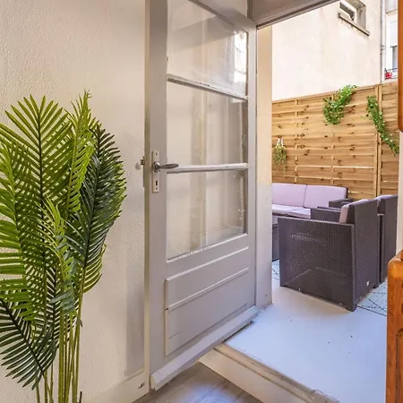 Le Convivial ~ Climatisation ~ Terrasse ~ Halles Apartment