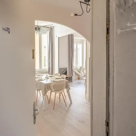 Le Convivial ~ Climatisation ~ Terrasse ~ Halles Apartman Narbonne